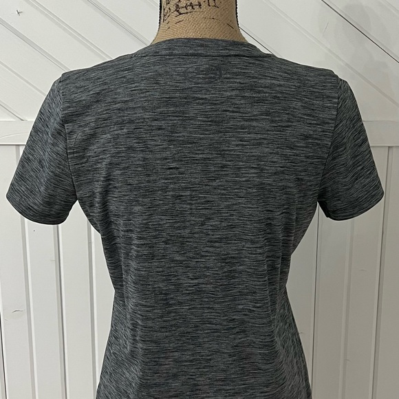 Under Armour Top - Picture 2 of 3